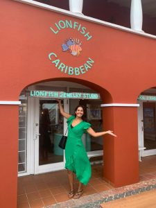 Shoppen op Curaçao verpleegkundige Nina